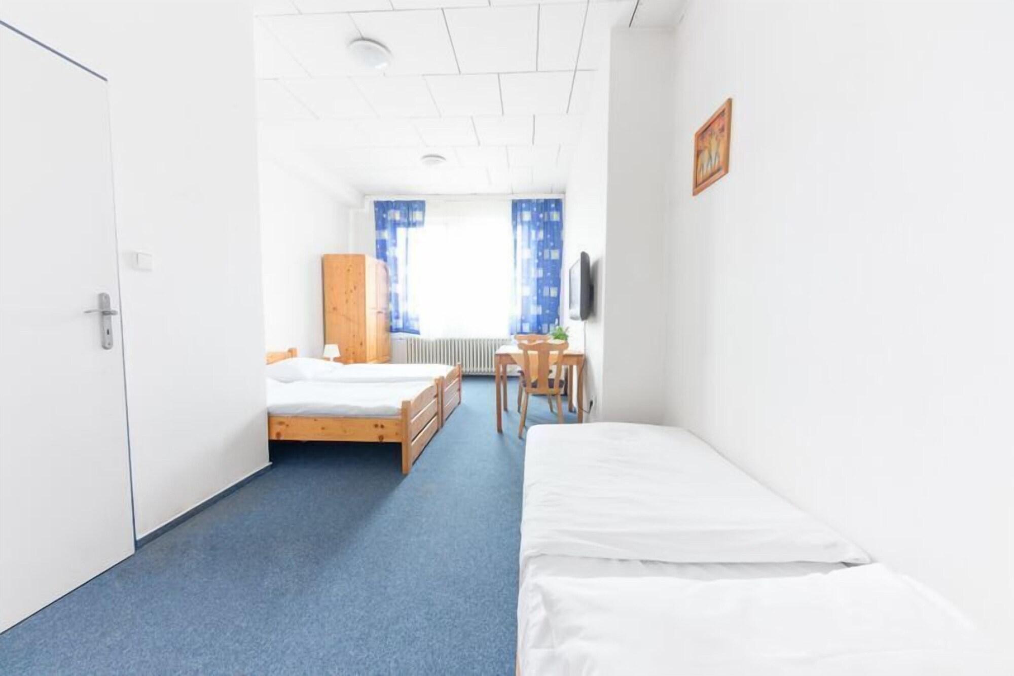 City Hostel Brno Modrice Bagian luar foto