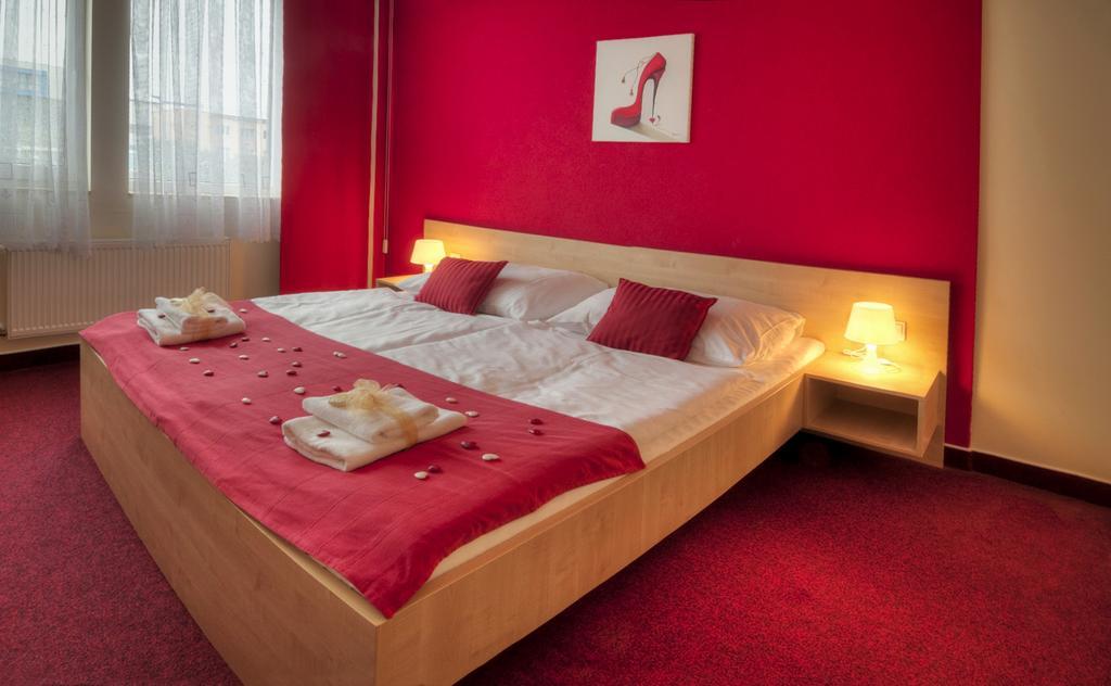 City Hostel Brno Modrice Bagian luar foto