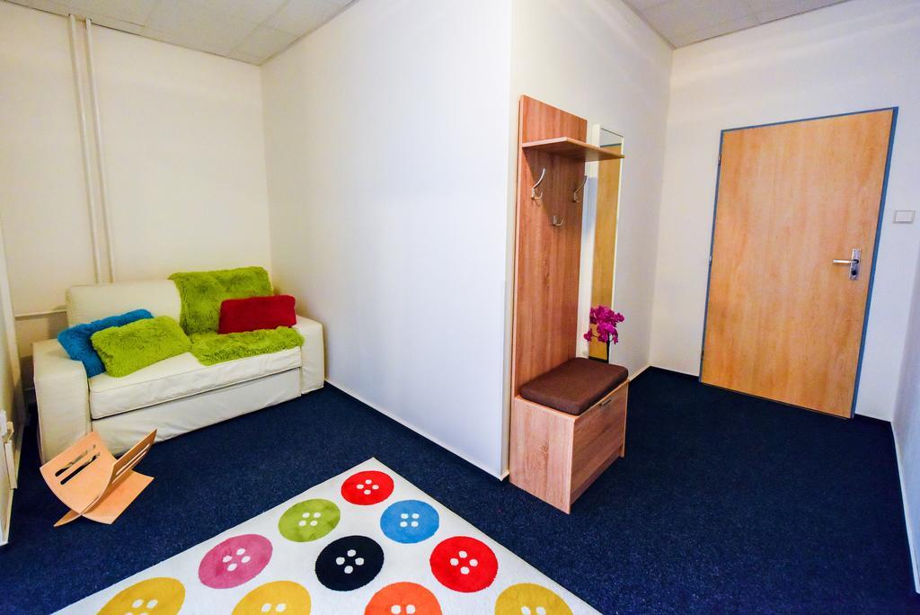 City Hostel Brno Modrice Bagian luar foto