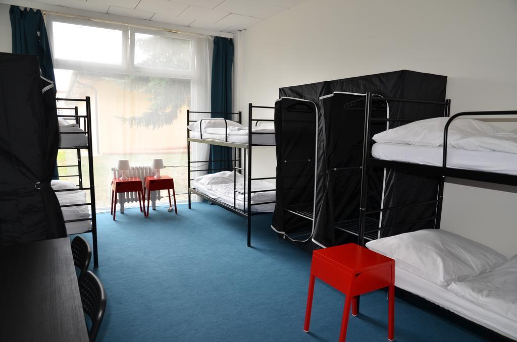 City Hostel Brno Modrice Bagian luar foto